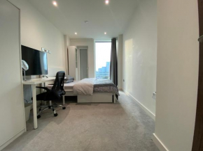 Private Suite in Luxury Shared Apartment